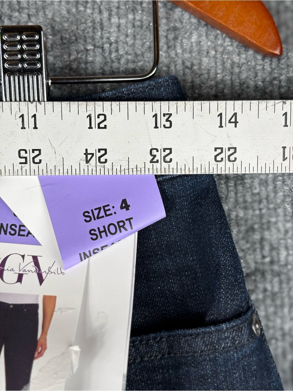 Gloria Vanderbilt Ladies Amanda Classic High Rise Original Slimming Jeans 4 - Picture 3 of 7